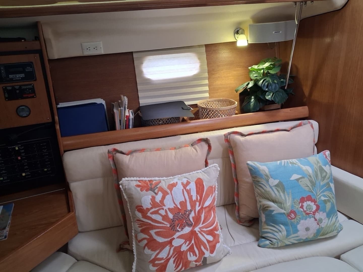 2005 Catalina 350