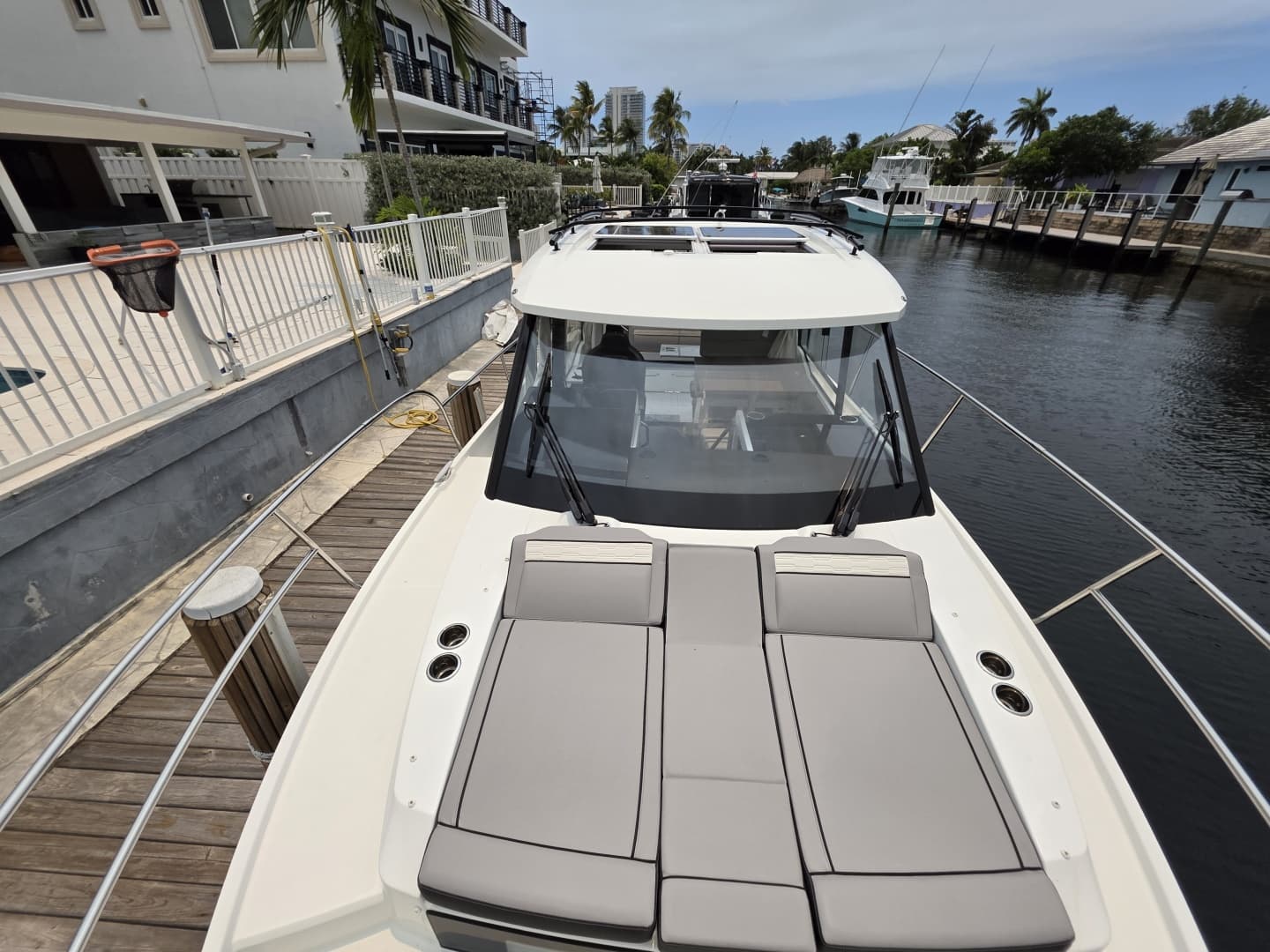2025 Jeanneau NC 895 Series 2