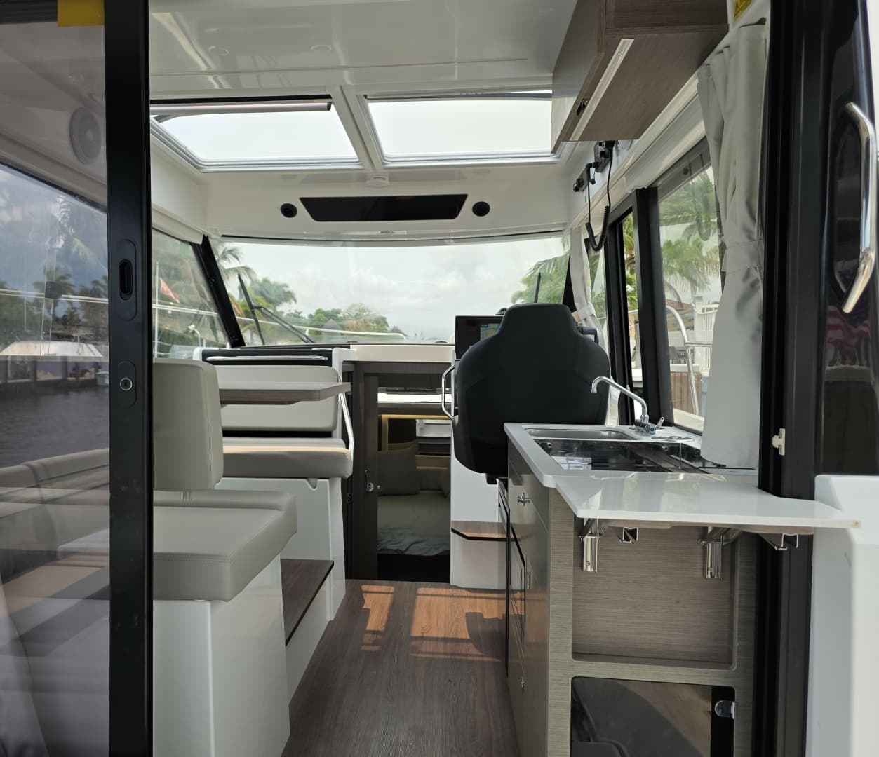 2025 Jeanneau NC 895 Series 2