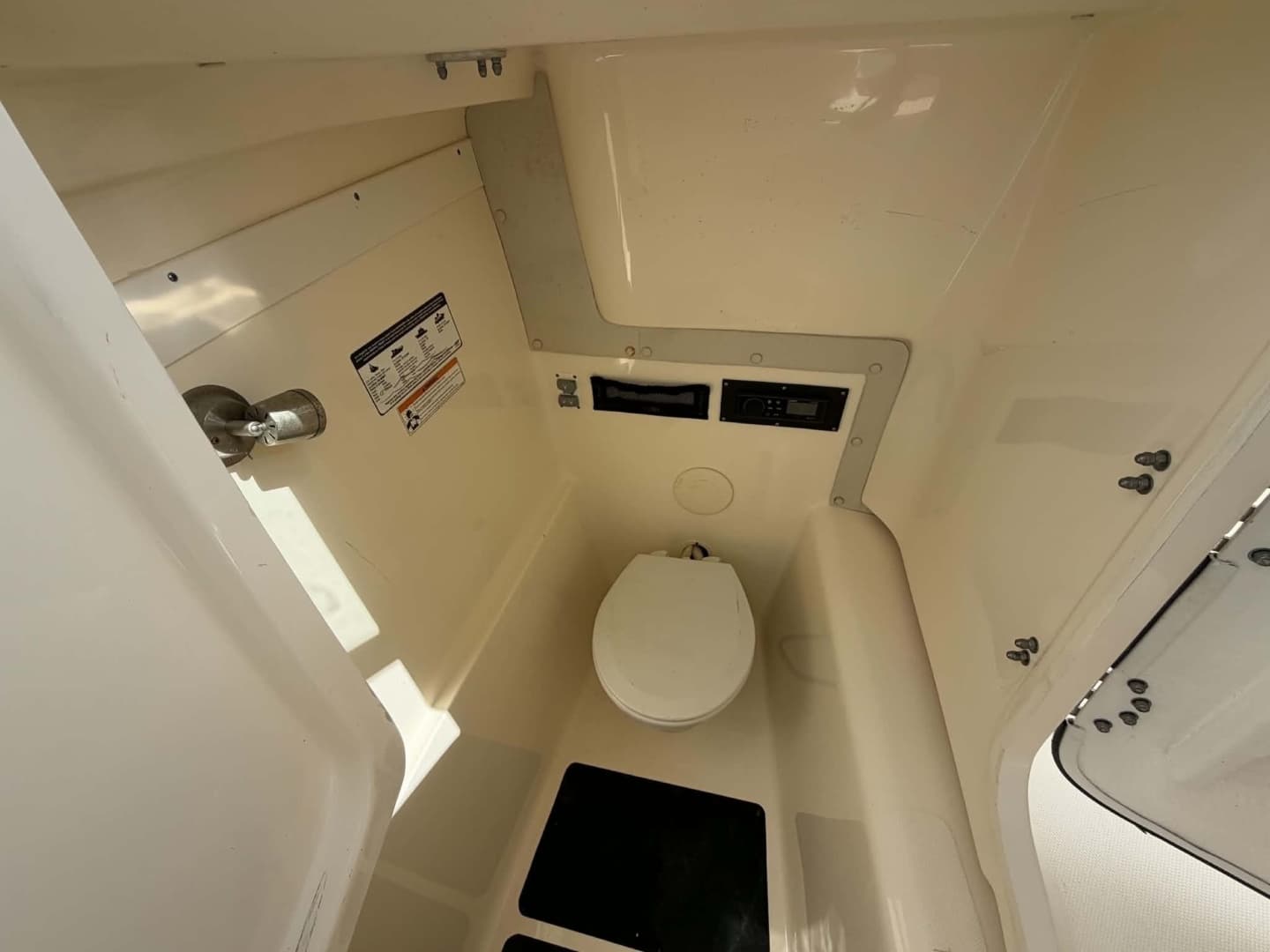 2015 World Cat 255 DC