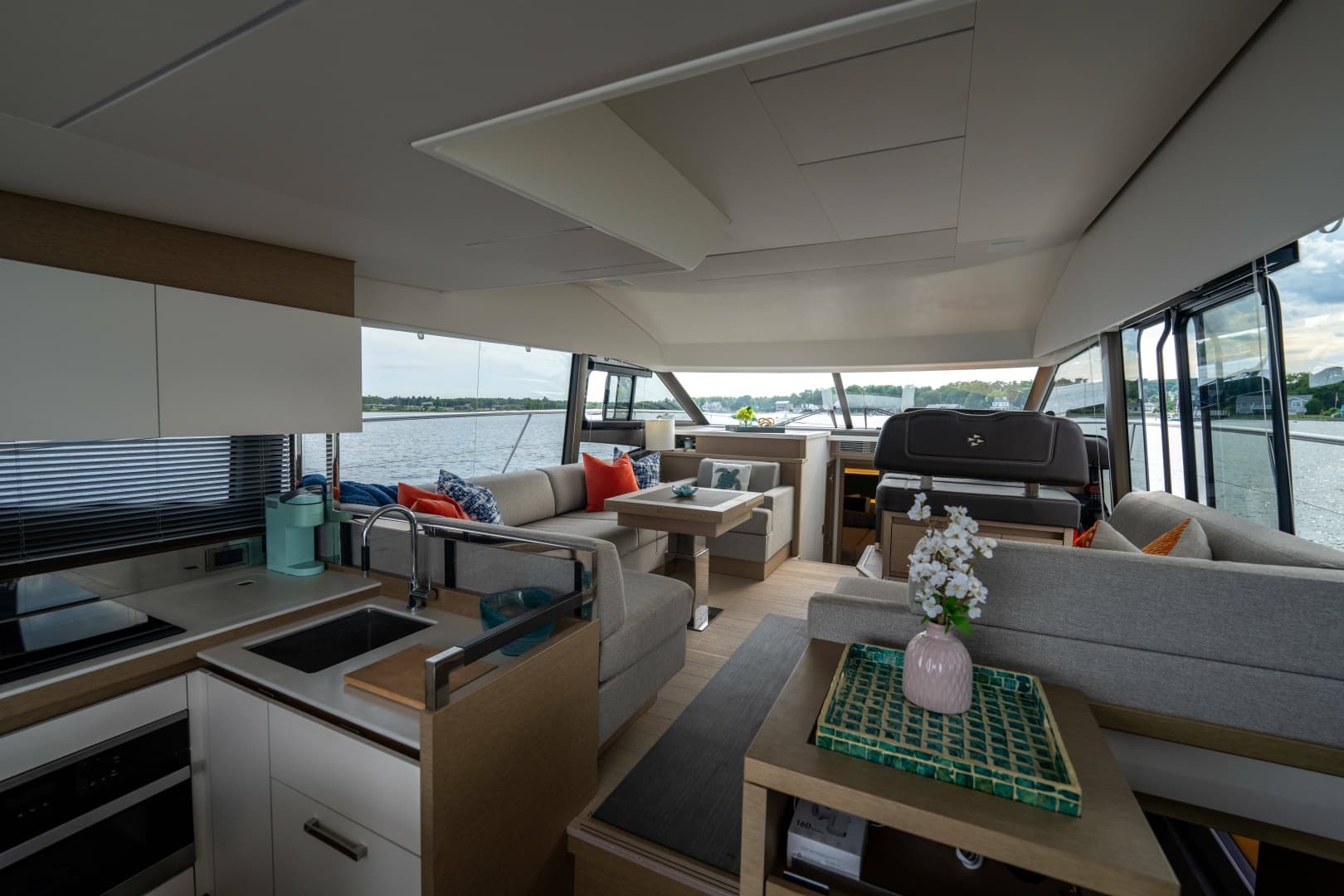 2022 Prestige 520