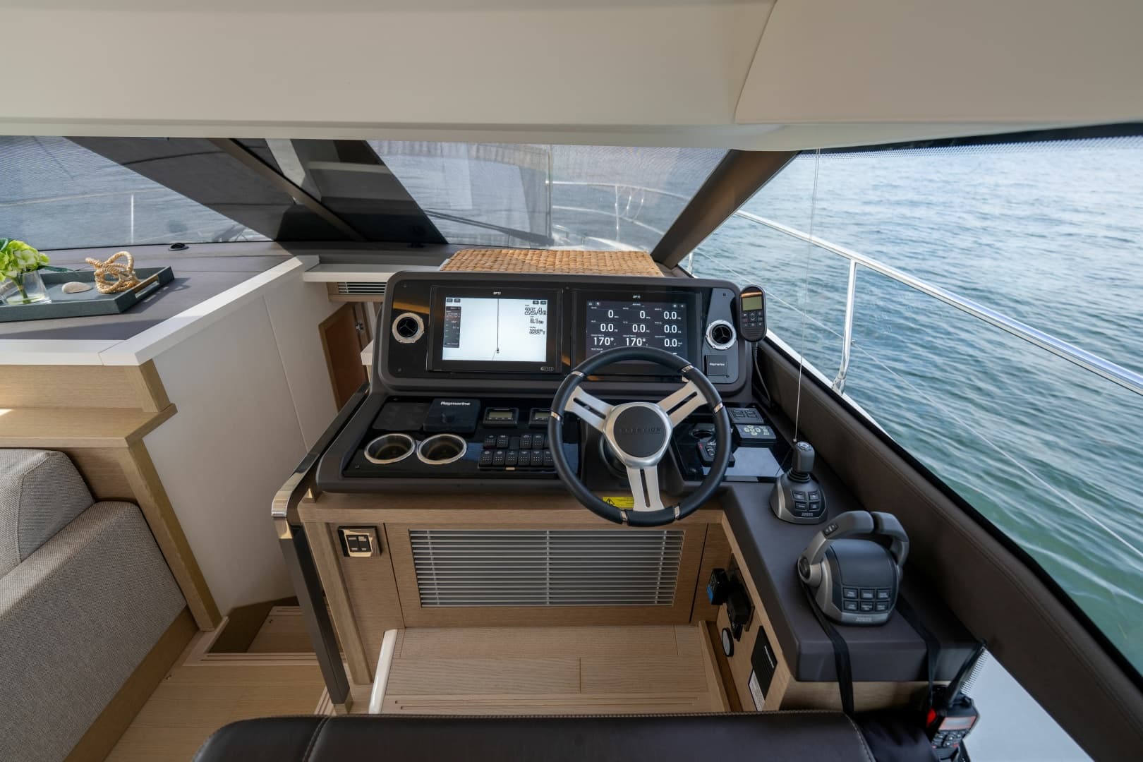 2022 Prestige 520