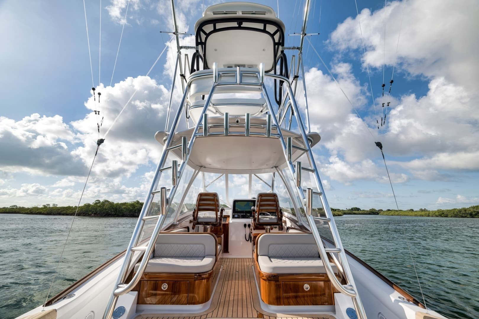 2022 Winter Custom Yachts 38 Walk Around