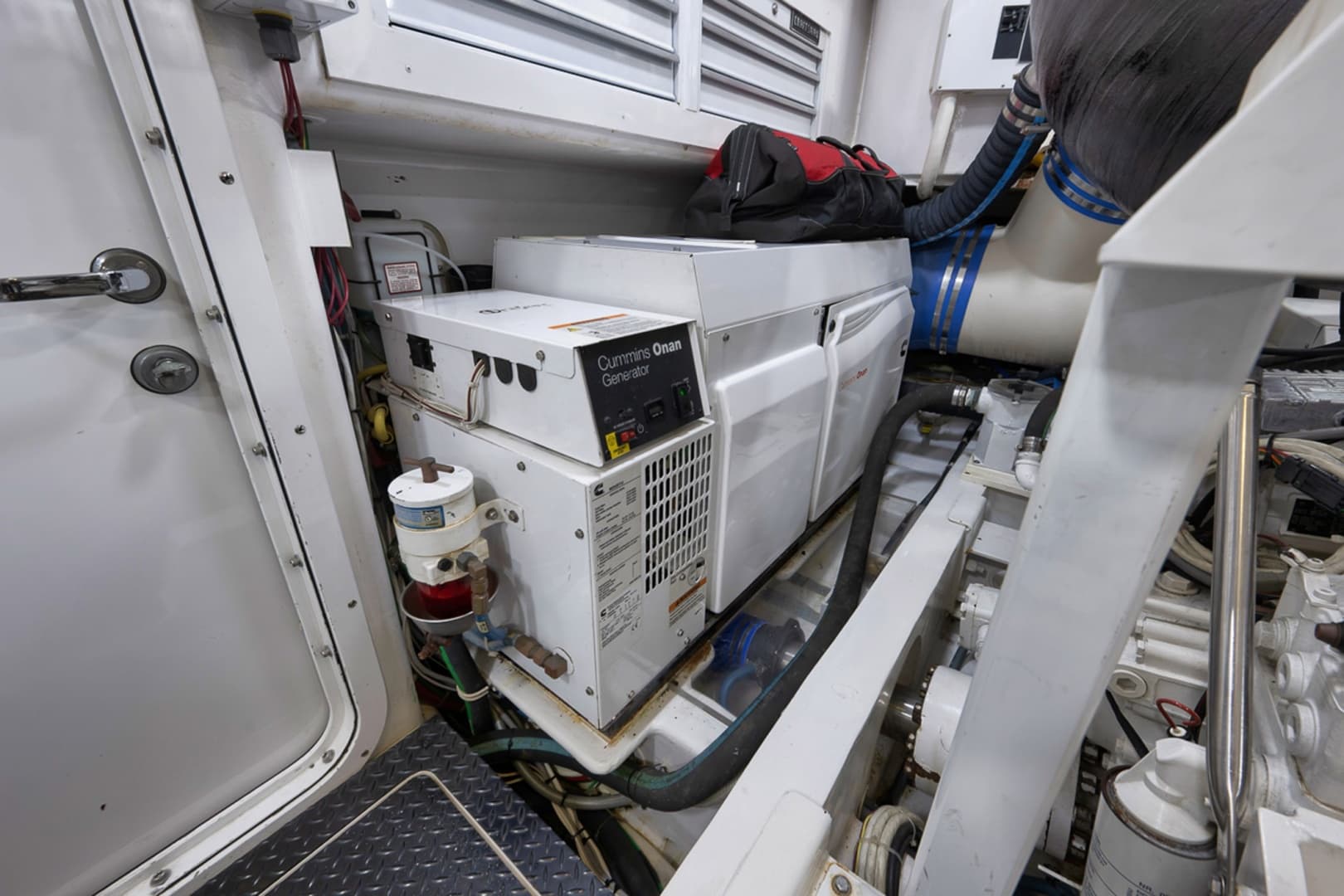2015 Viking 76 Enclosed Bridge