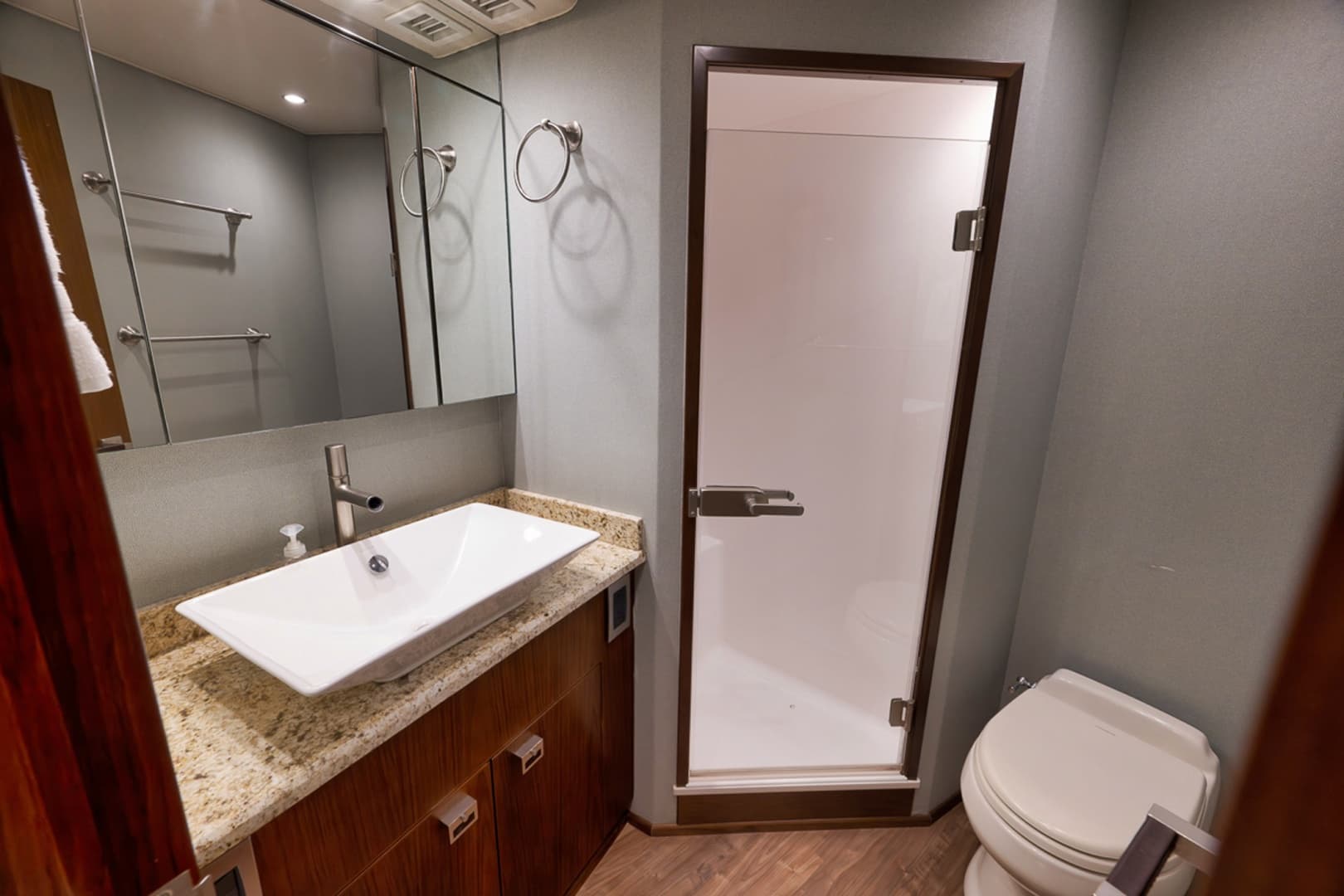 2015 Viking 76 Enclosed Bridge