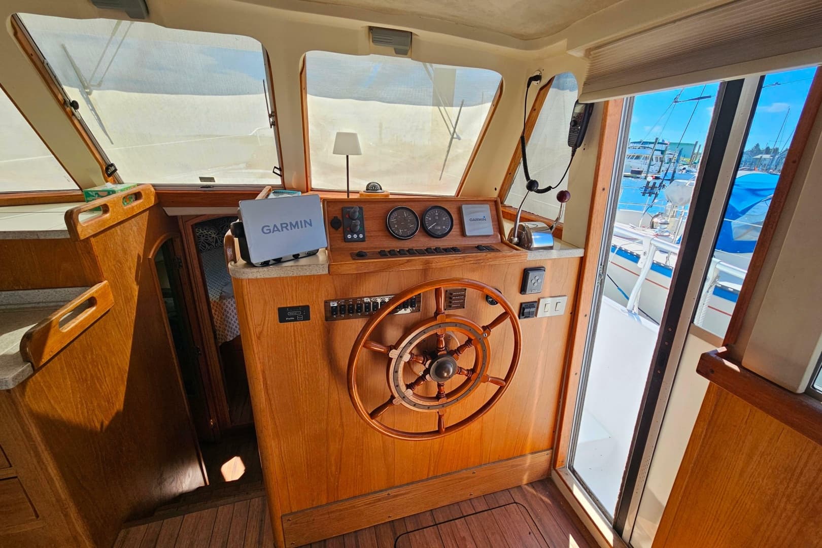 2000 Mainship 39 Trawler