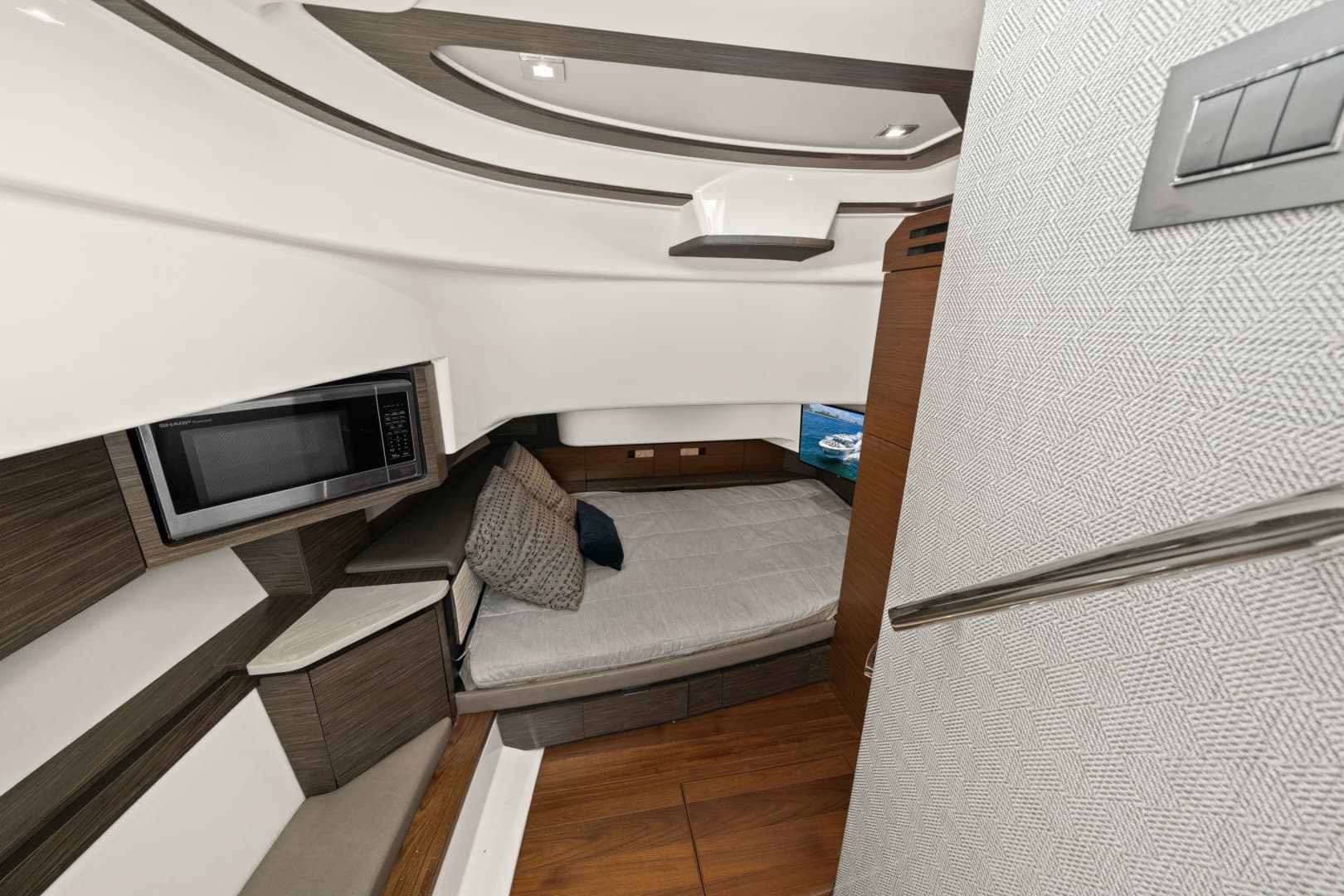 2020 Tiara Yachts 
