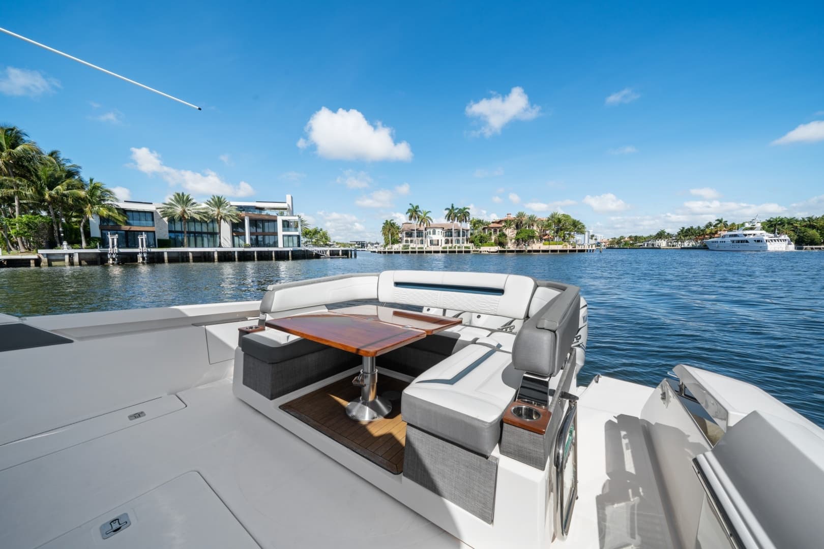 2020 Tiara Yachts 