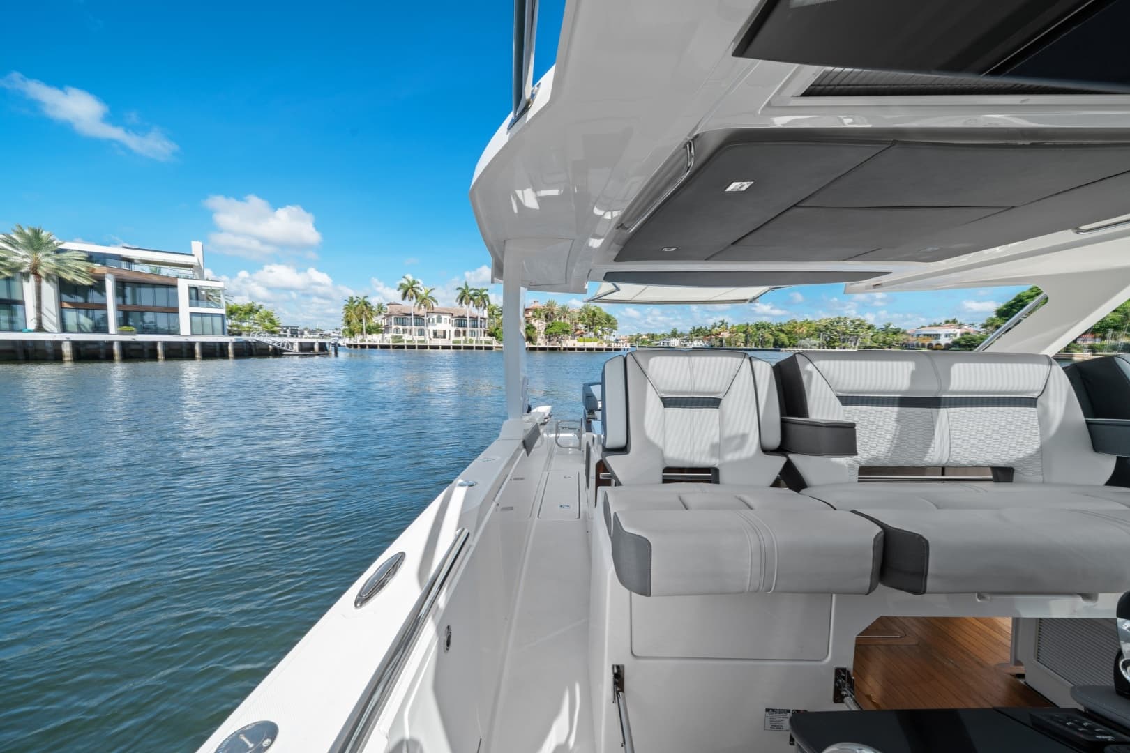 2020 Tiara Yachts 