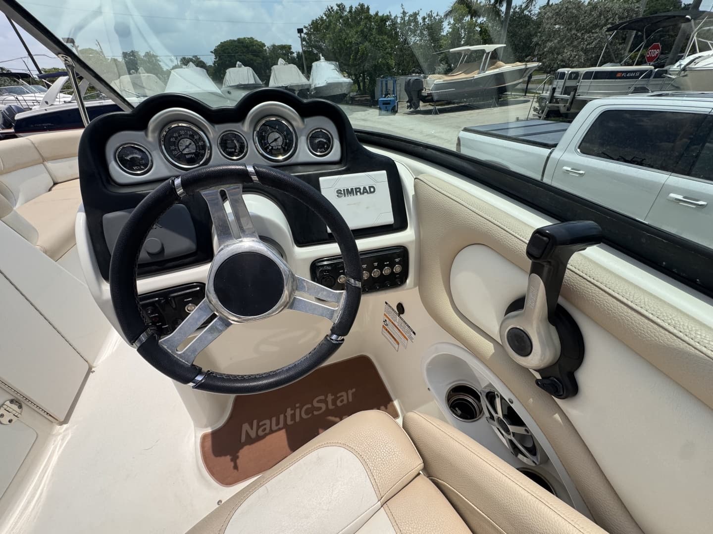 2018 NauticStar 243 DC