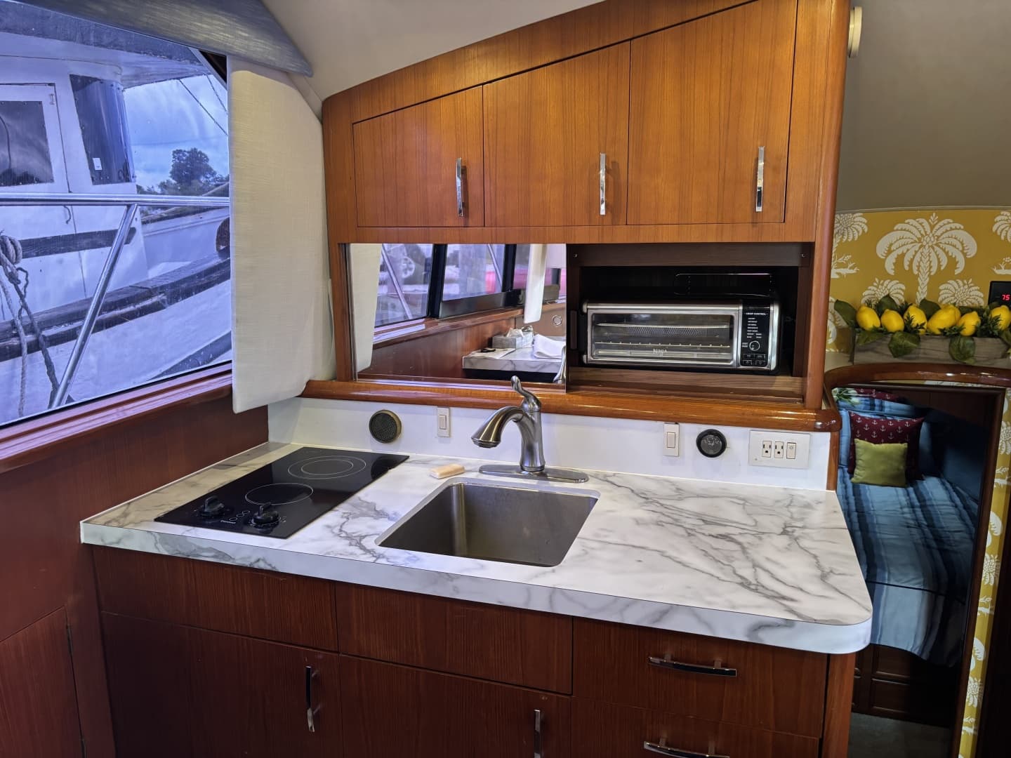 1995 Ocean Cockpit Motor Yacht