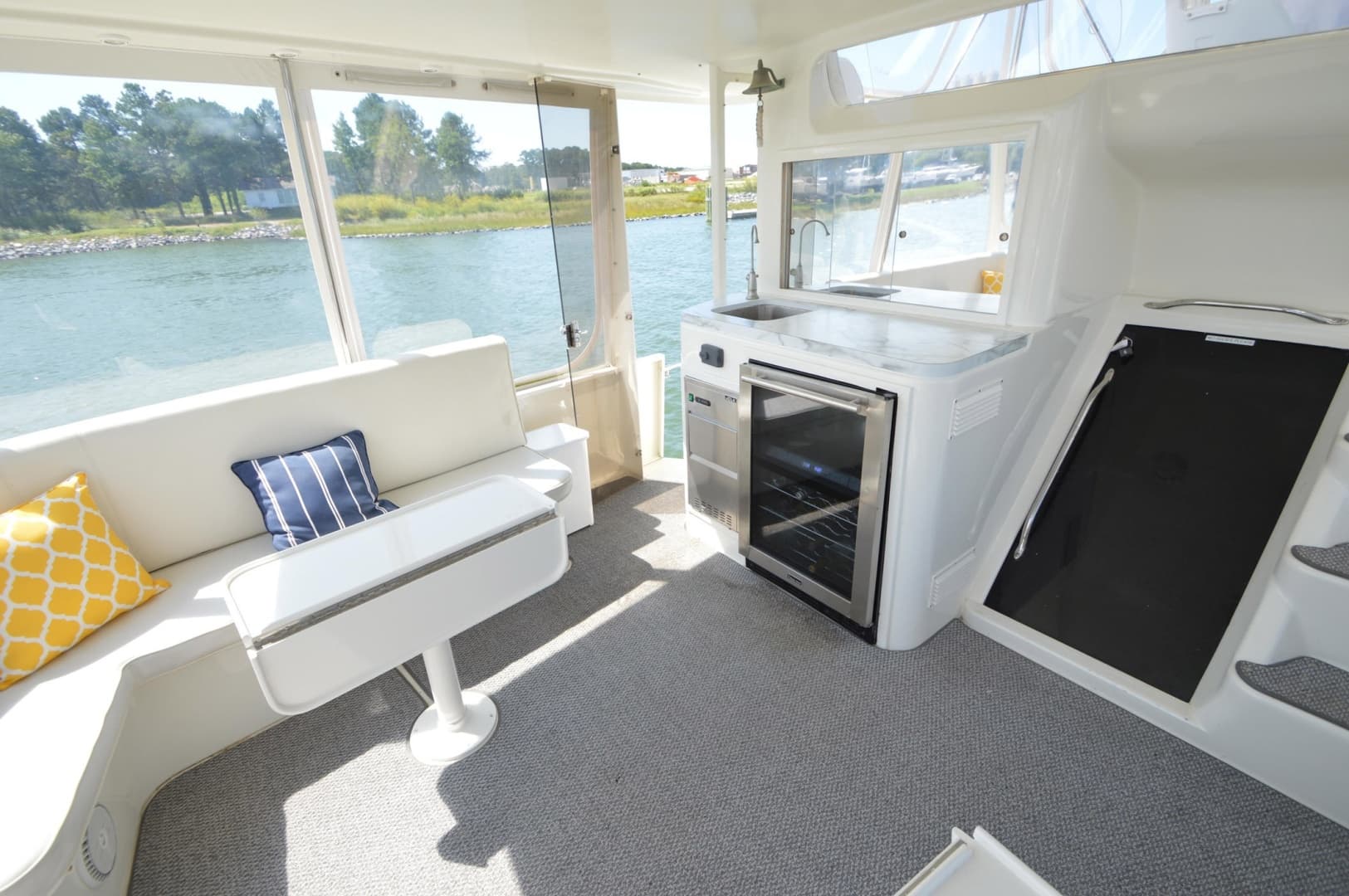 1995 Ocean Cockpit Motor Yacht