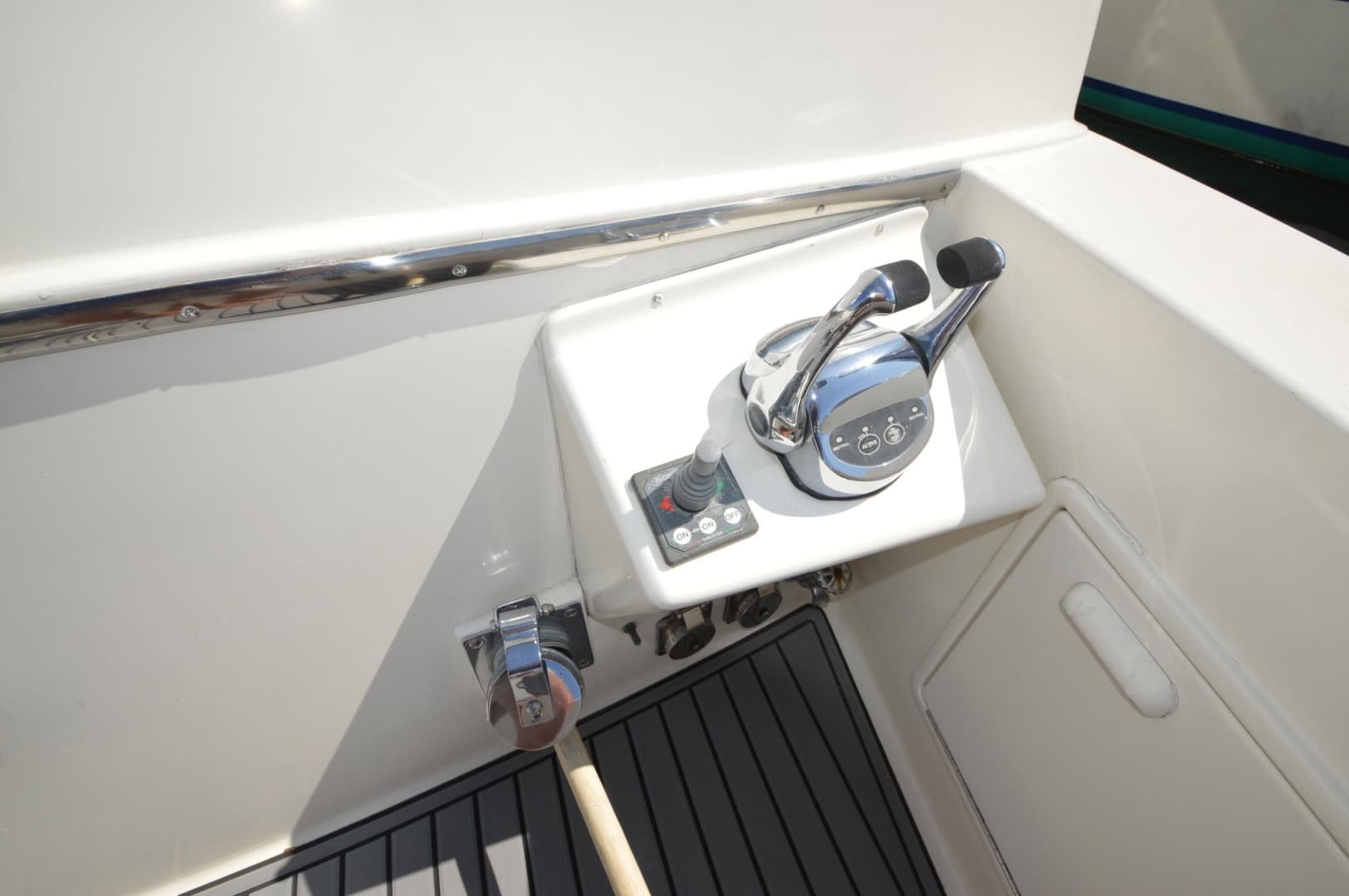 1995 Ocean Cockpit Motor Yacht