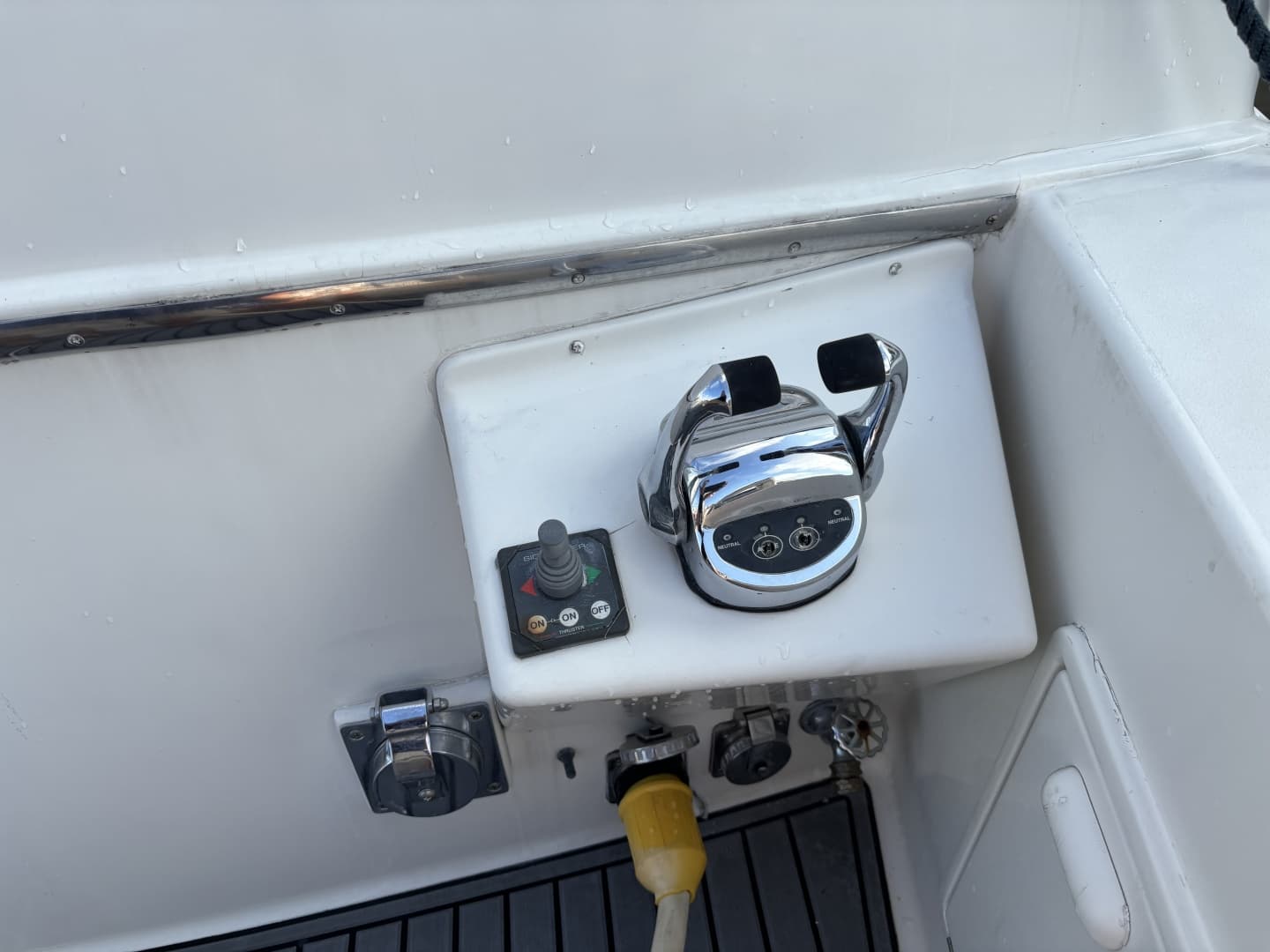 1995 Ocean Cockpit Motor Yacht