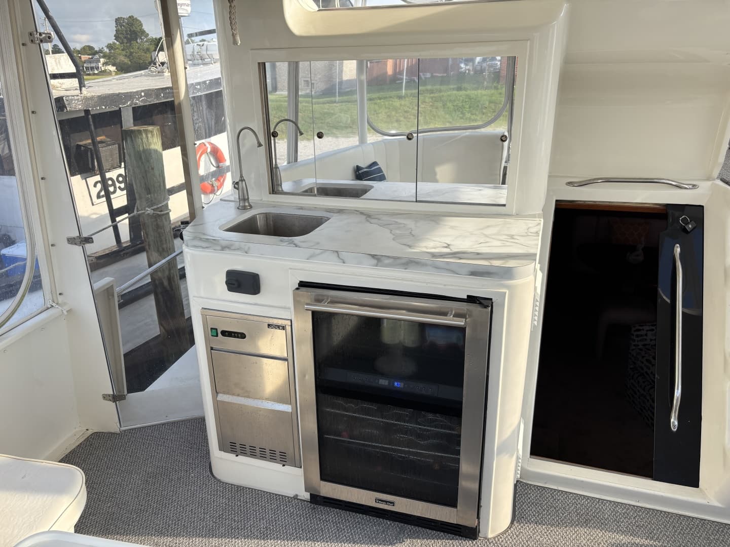 1995 Ocean Cockpit Motor Yacht