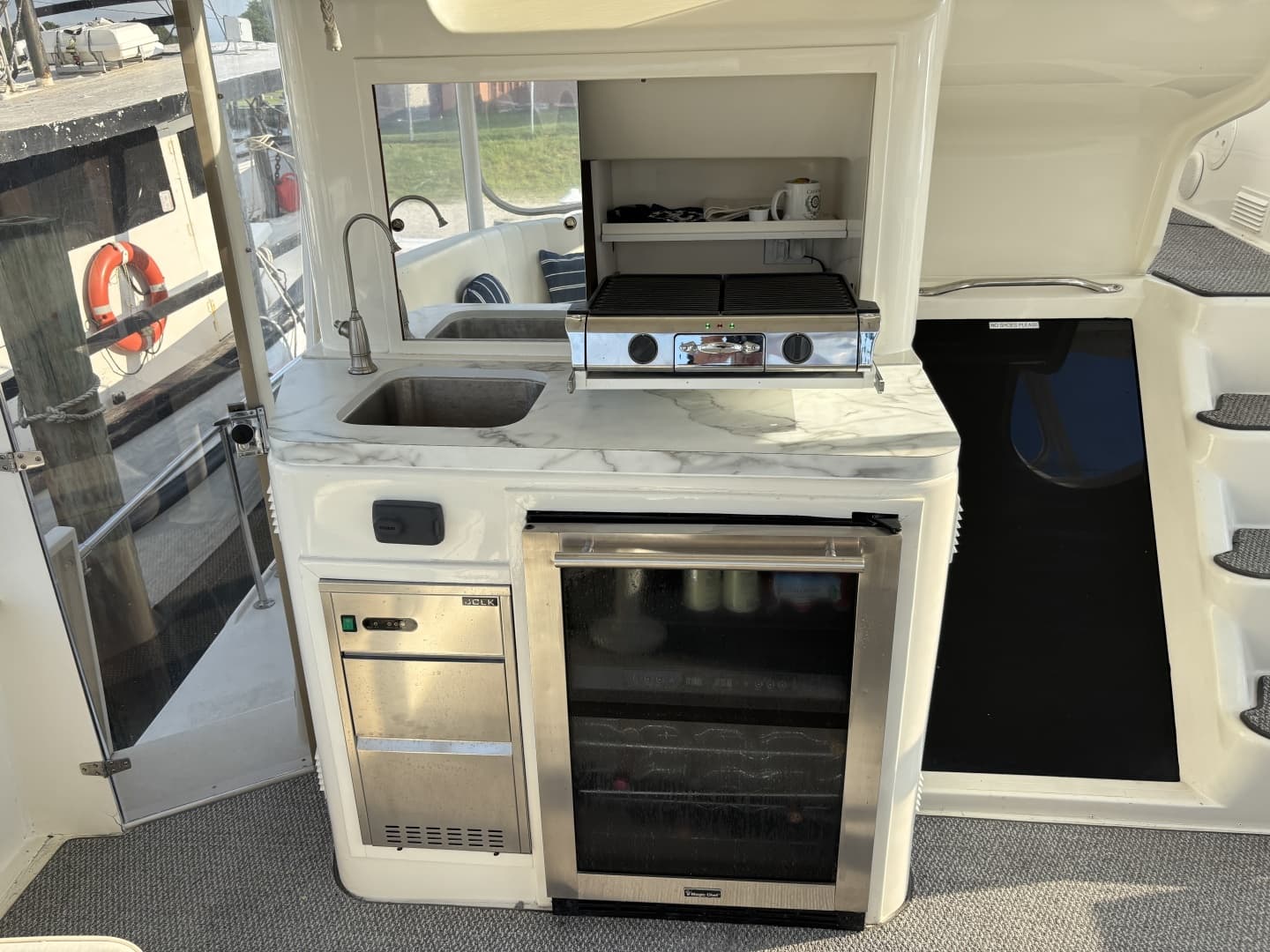 1995 Ocean Cockpit Motor Yacht