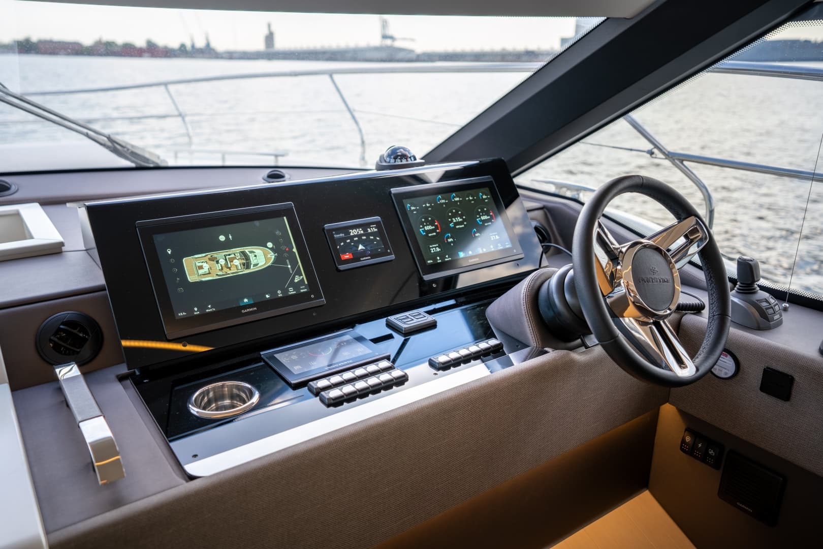 2025 Prestige F4.9