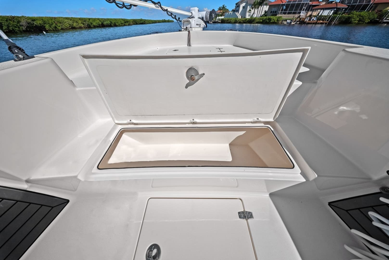 2021 Pathfinder 2700 Open