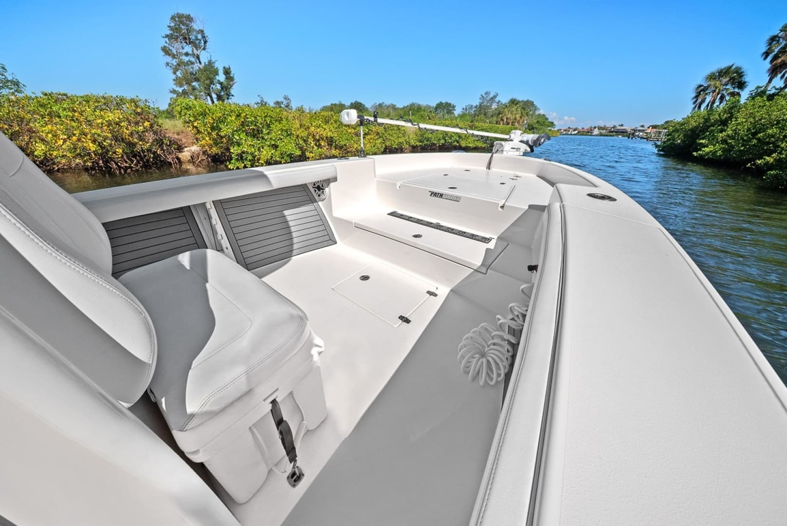 2021 Pathfinder 2700 Open