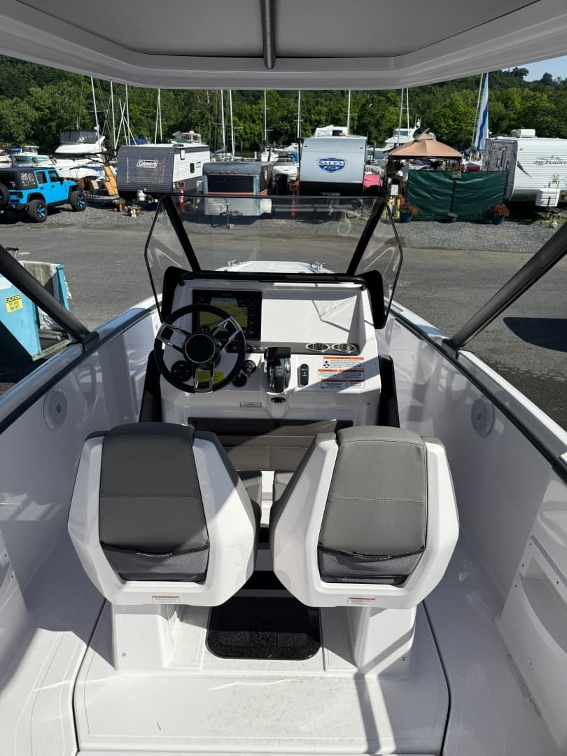 2022 Axopar 22 T-Top