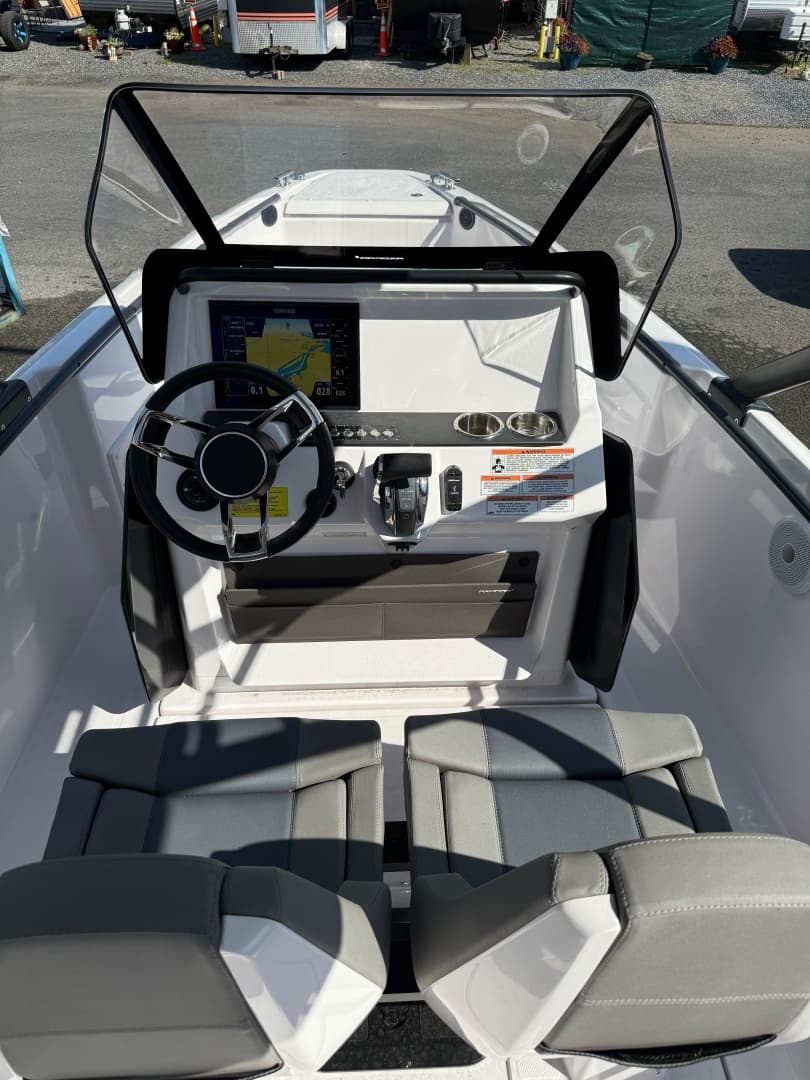 2022 Axopar 22 T-Top