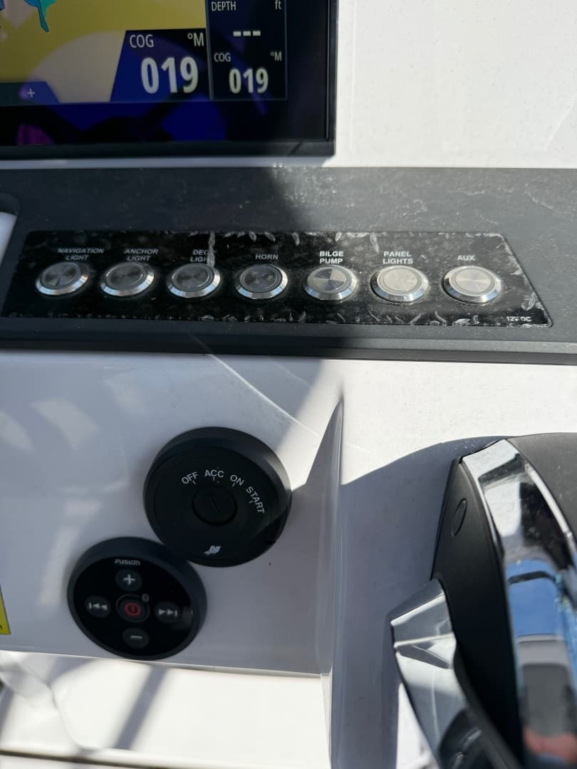 2022 Axopar 22 T-Top