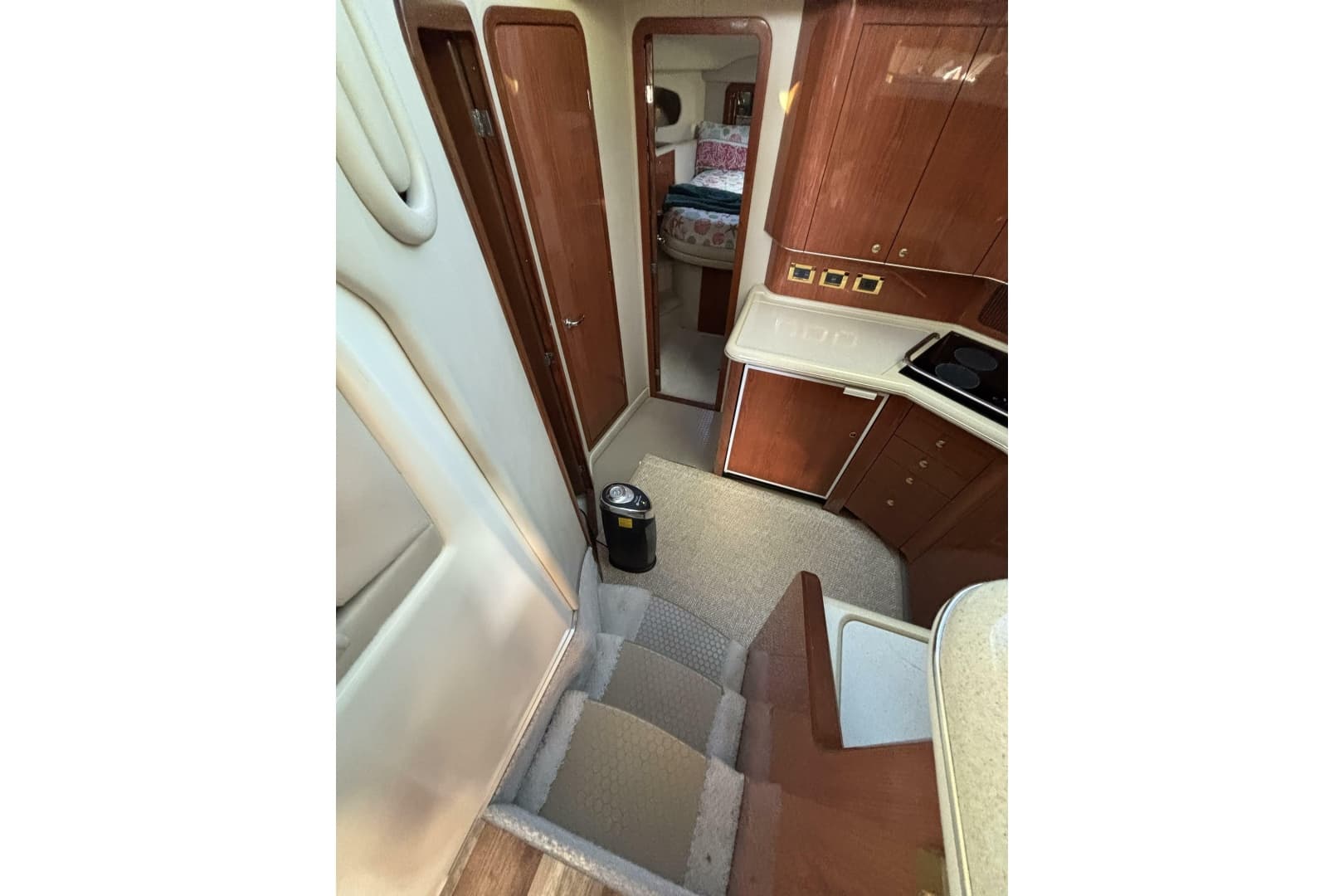 1999 Sea Ray 420 Aft Cabin