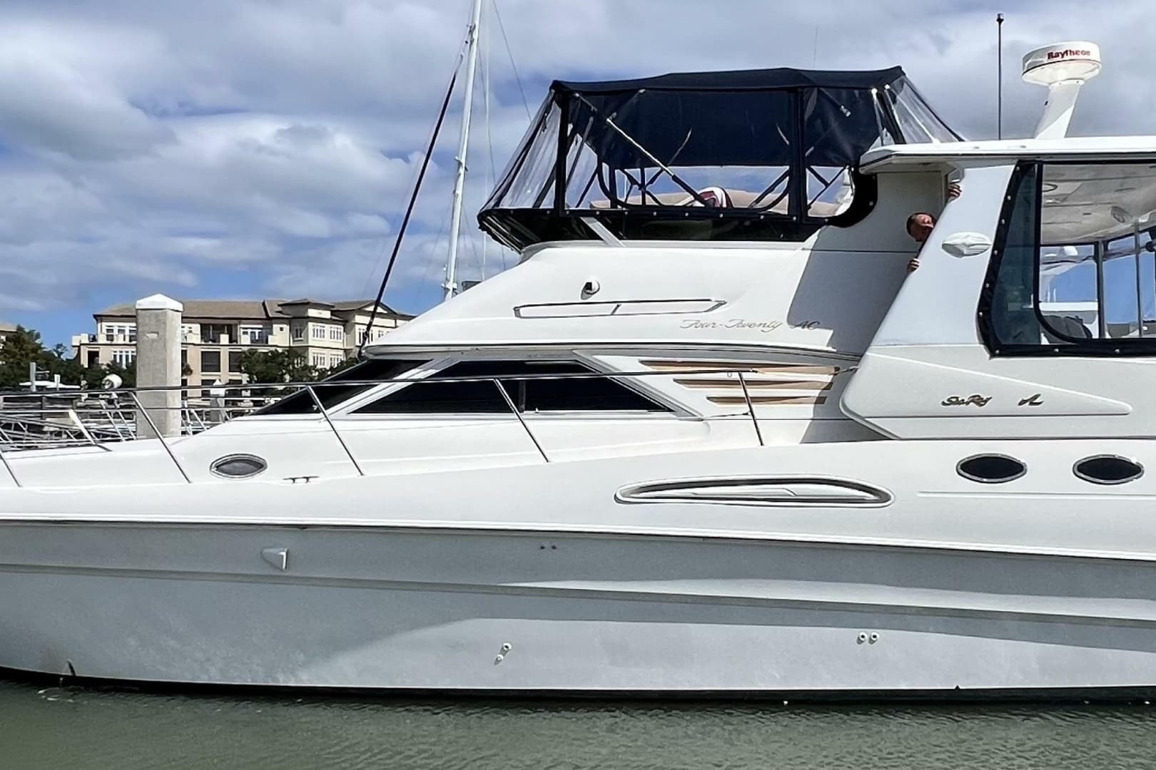 1999 Sea Ray 420 Aft Cabin