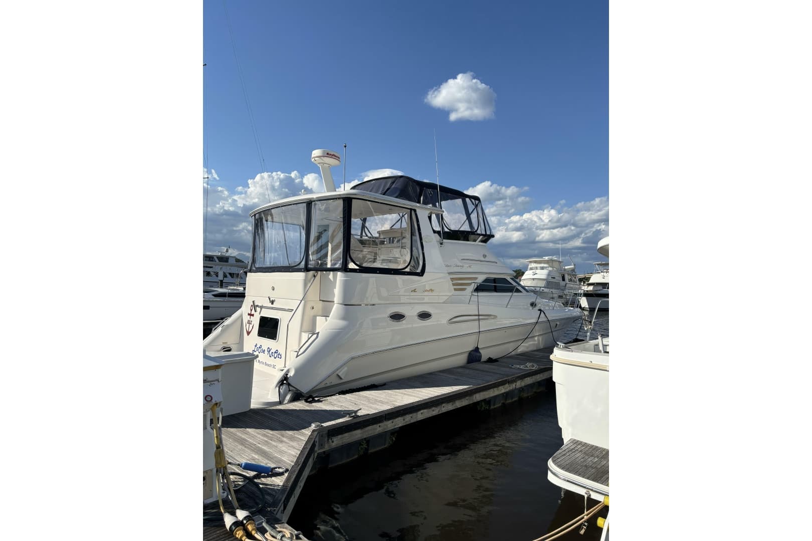 1999 Sea Ray 420 Aft Cabin
