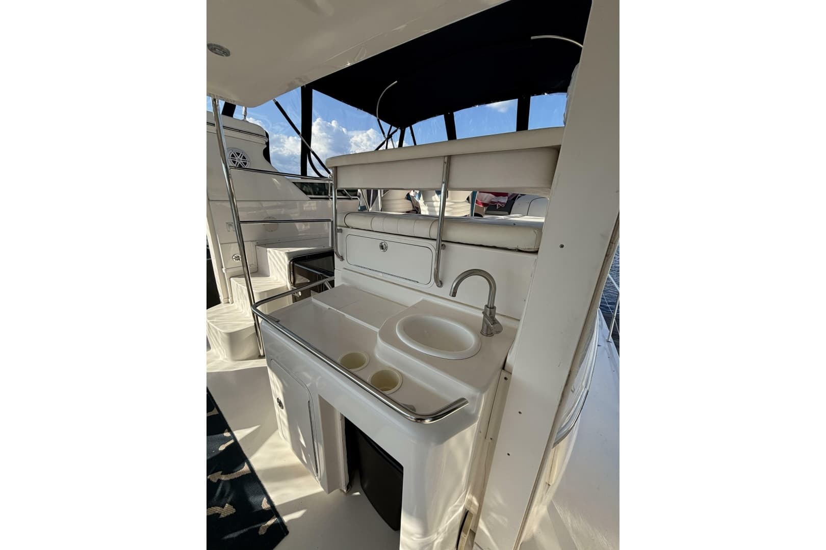 1999 Sea Ray 420 Aft Cabin