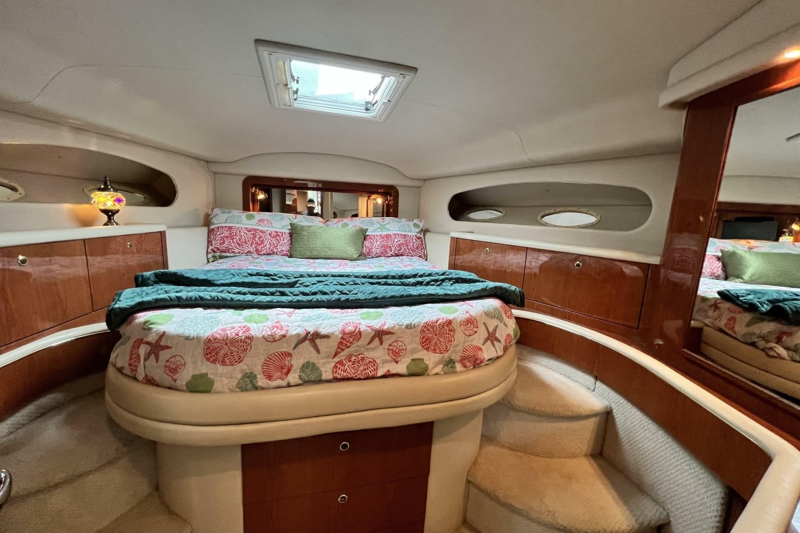 1999 Sea Ray 420 Aft Cabin