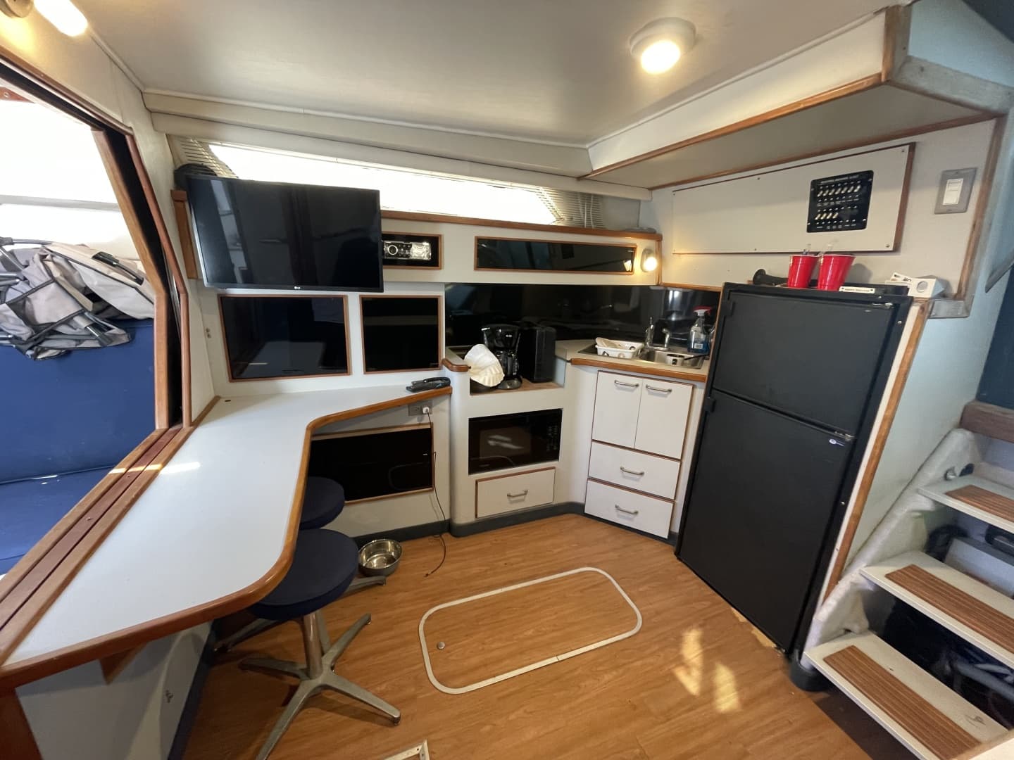 1990 Sea Ray 390 Express Cruiser