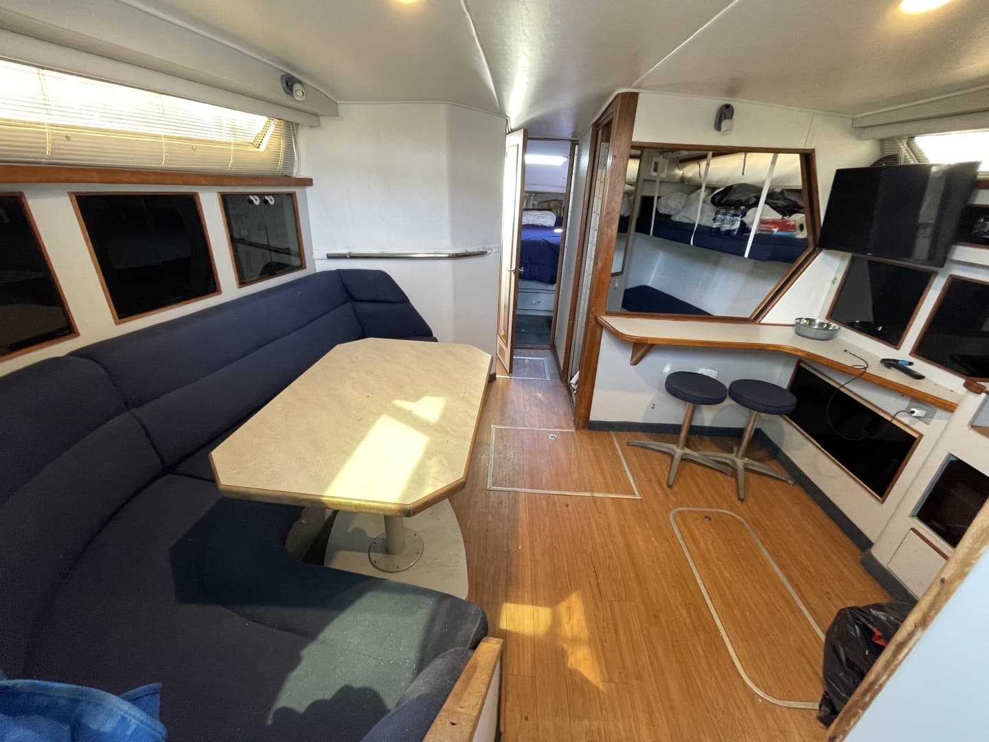 1990 Sea Ray 390 Express Cruiser
