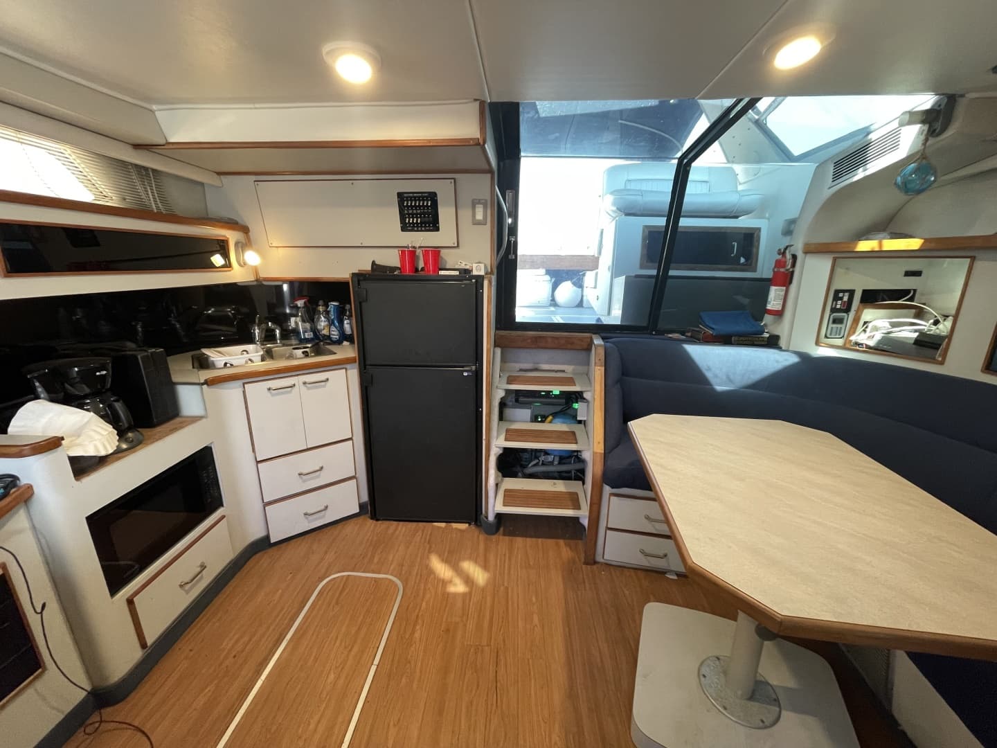 1990 Sea Ray 390 Express Cruiser