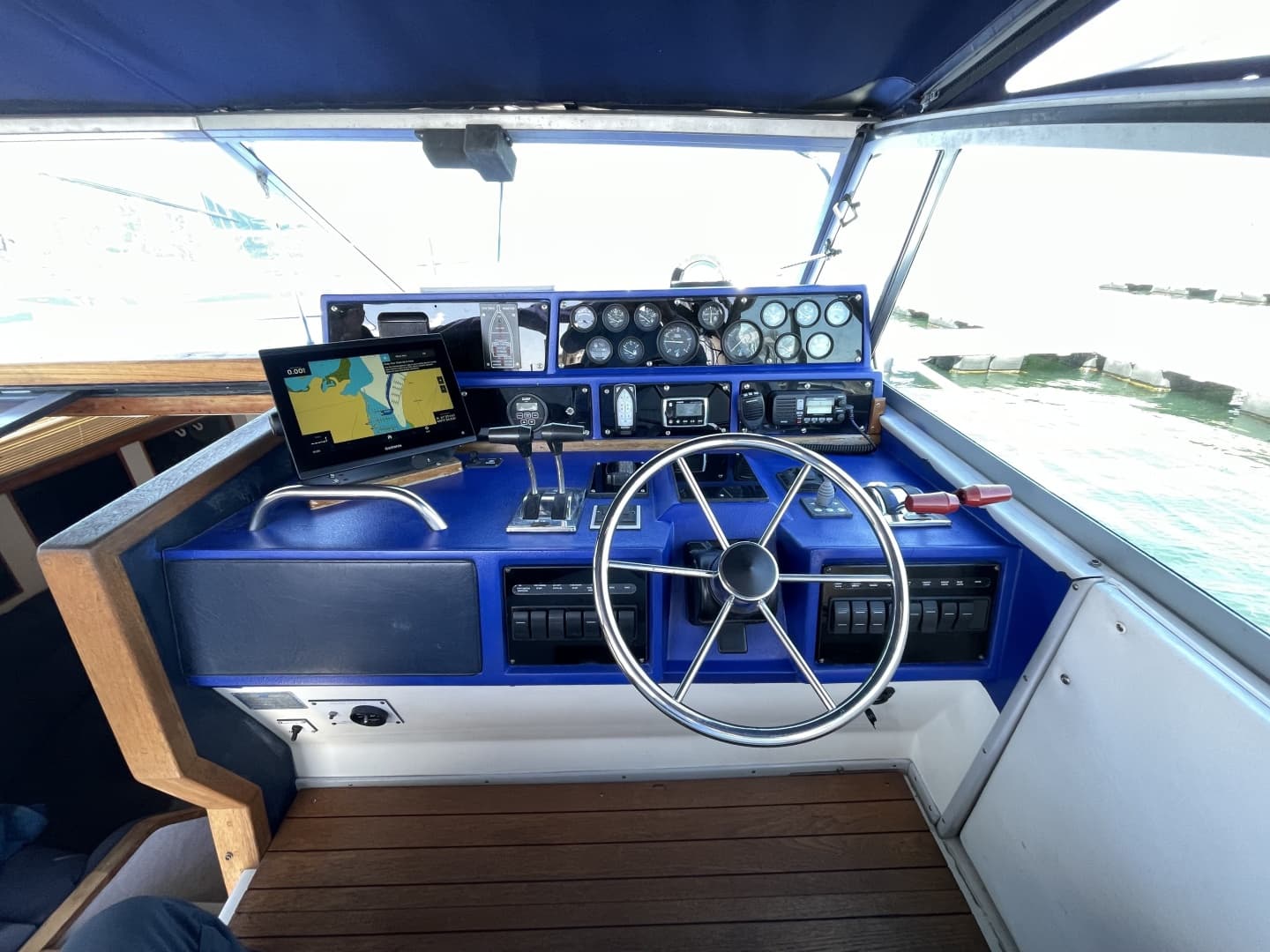 1990 Sea Ray 390 Express Cruiser