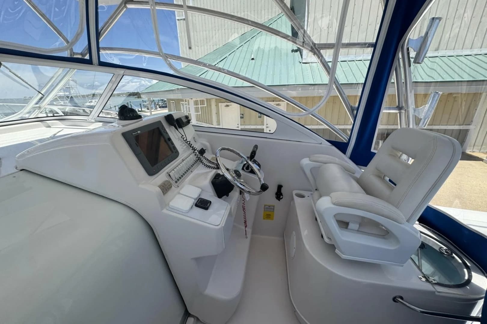 2005 Pro Line 32 Express