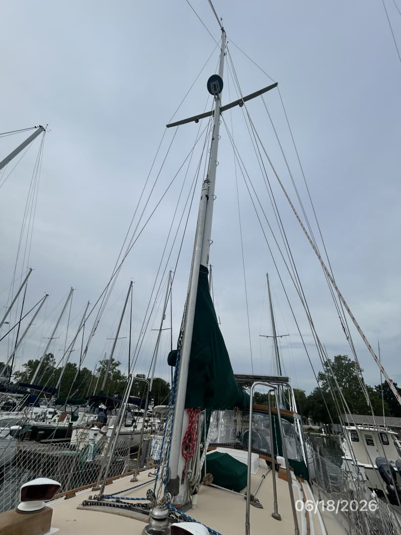 37' Tayana rig