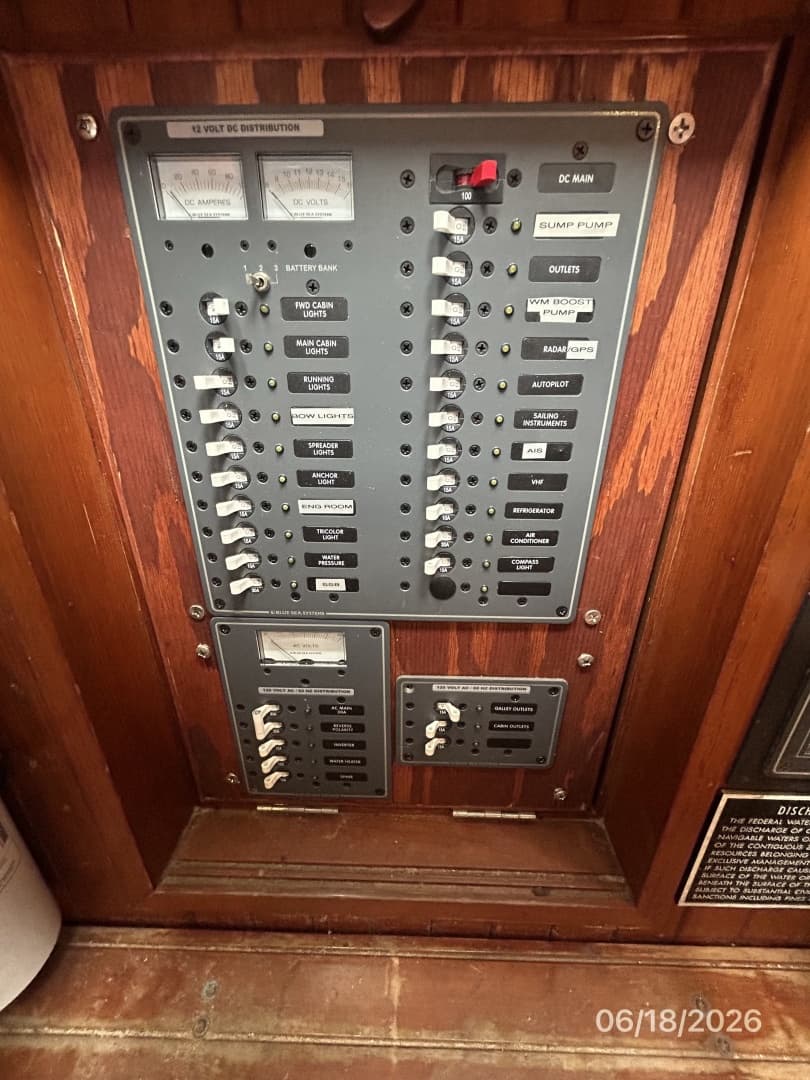 37' Tayana electrical panel1
