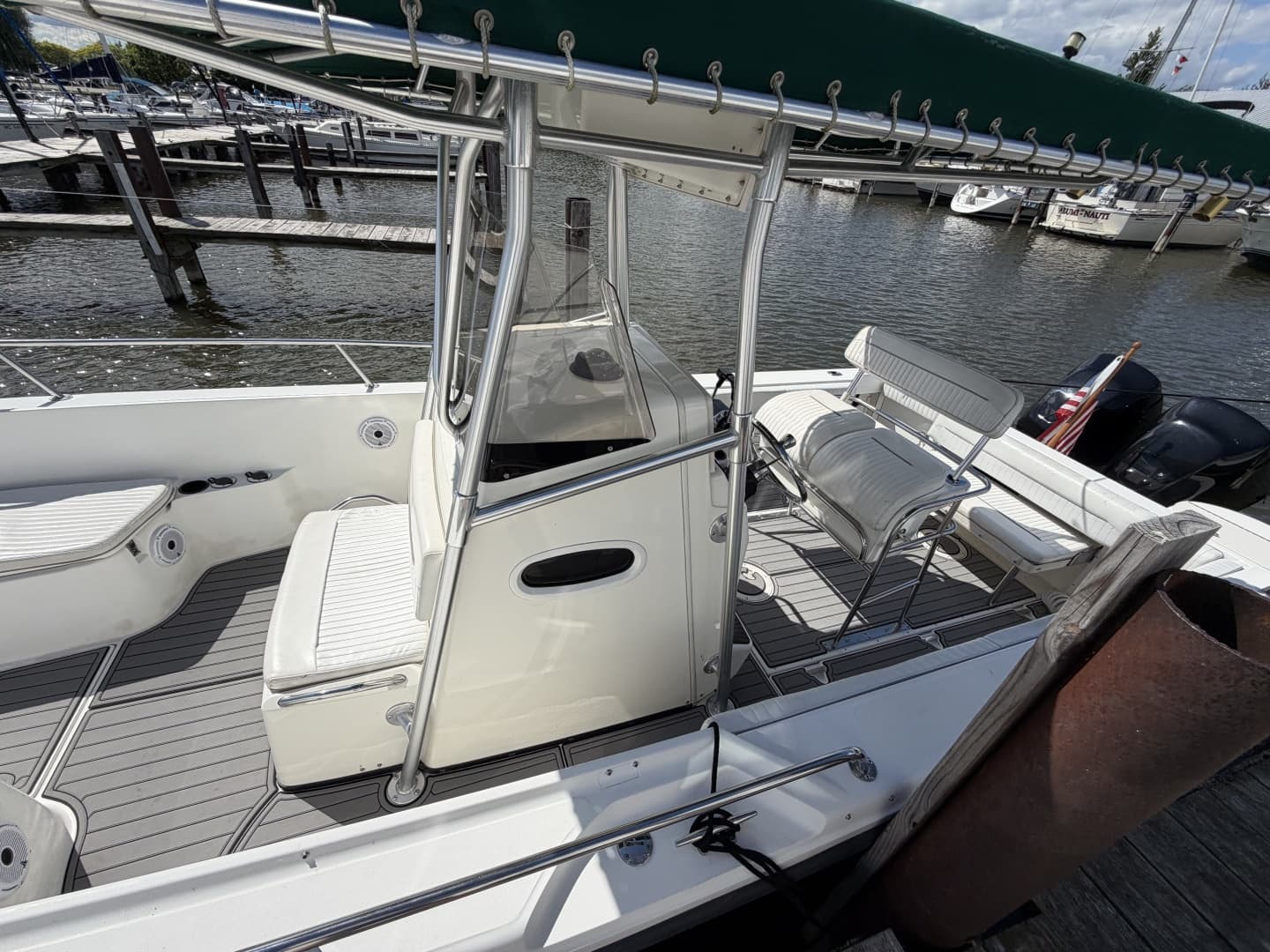 1999 Boston Whaler 26 Outrage