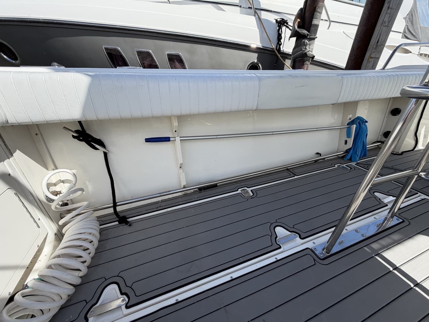 1999 Boston Whaler 26 Outrage