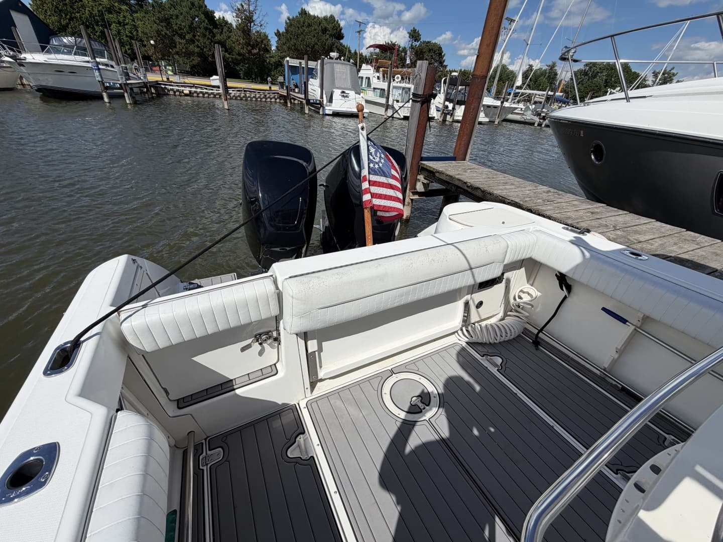 1999 Boston Whaler 26 Outrage