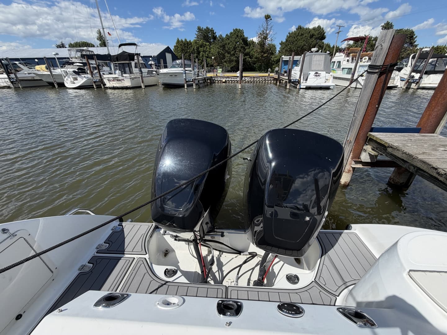 1999 Boston Whaler 26 Outrage