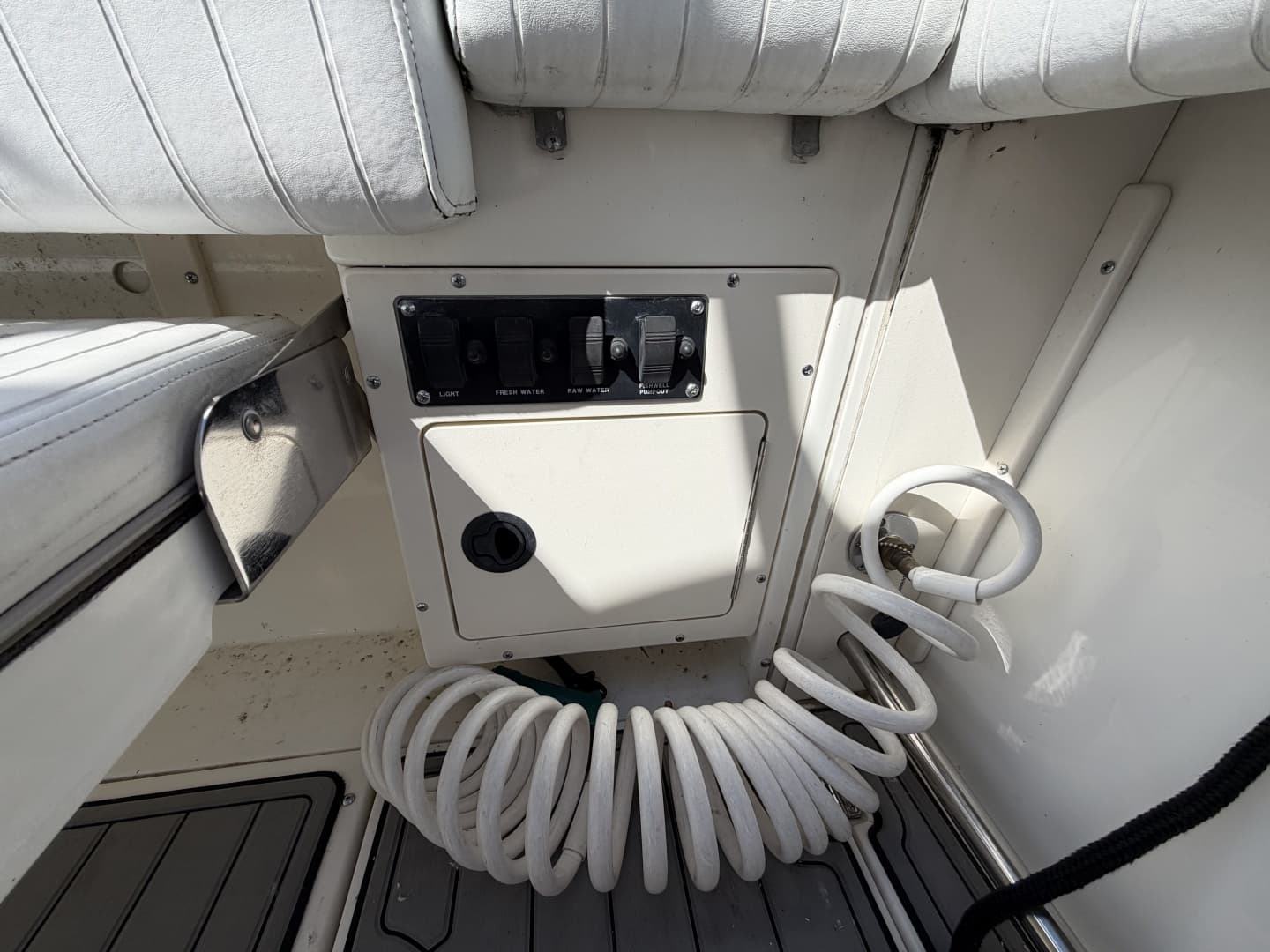 1999 Boston Whaler 26 Outrage