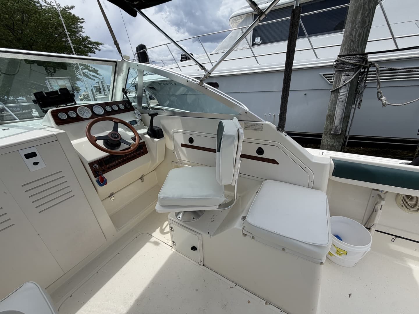1995 Pursuit 2460 Denali