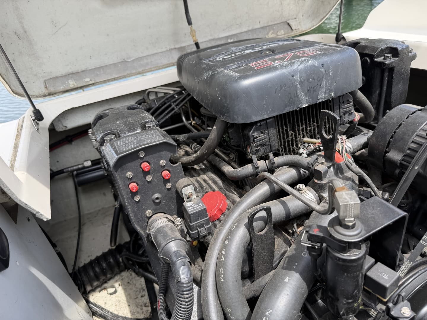 1995 Pursuit 2460 Denali