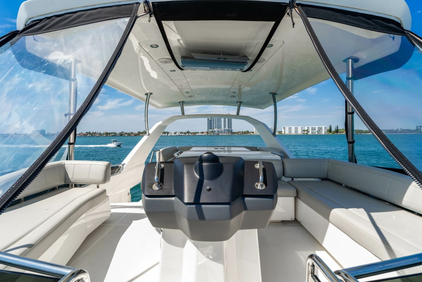 2024 Aquila 44 Yacht