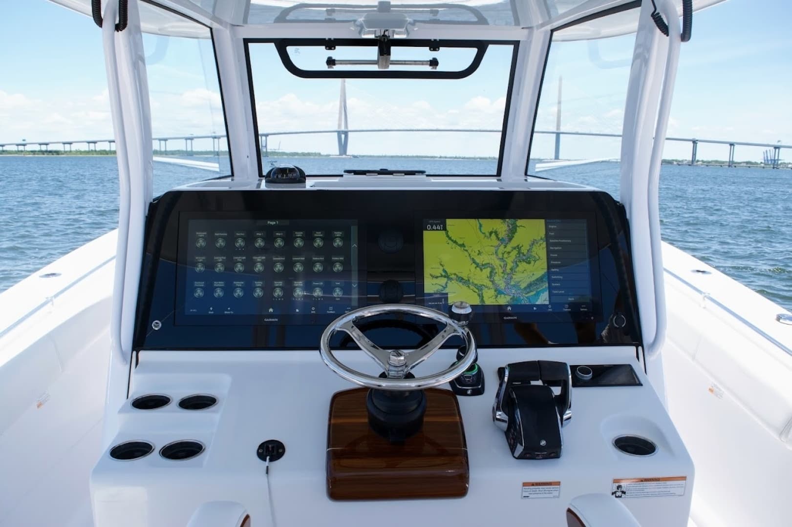 2022 Sportsman Open 352 - Helm Station