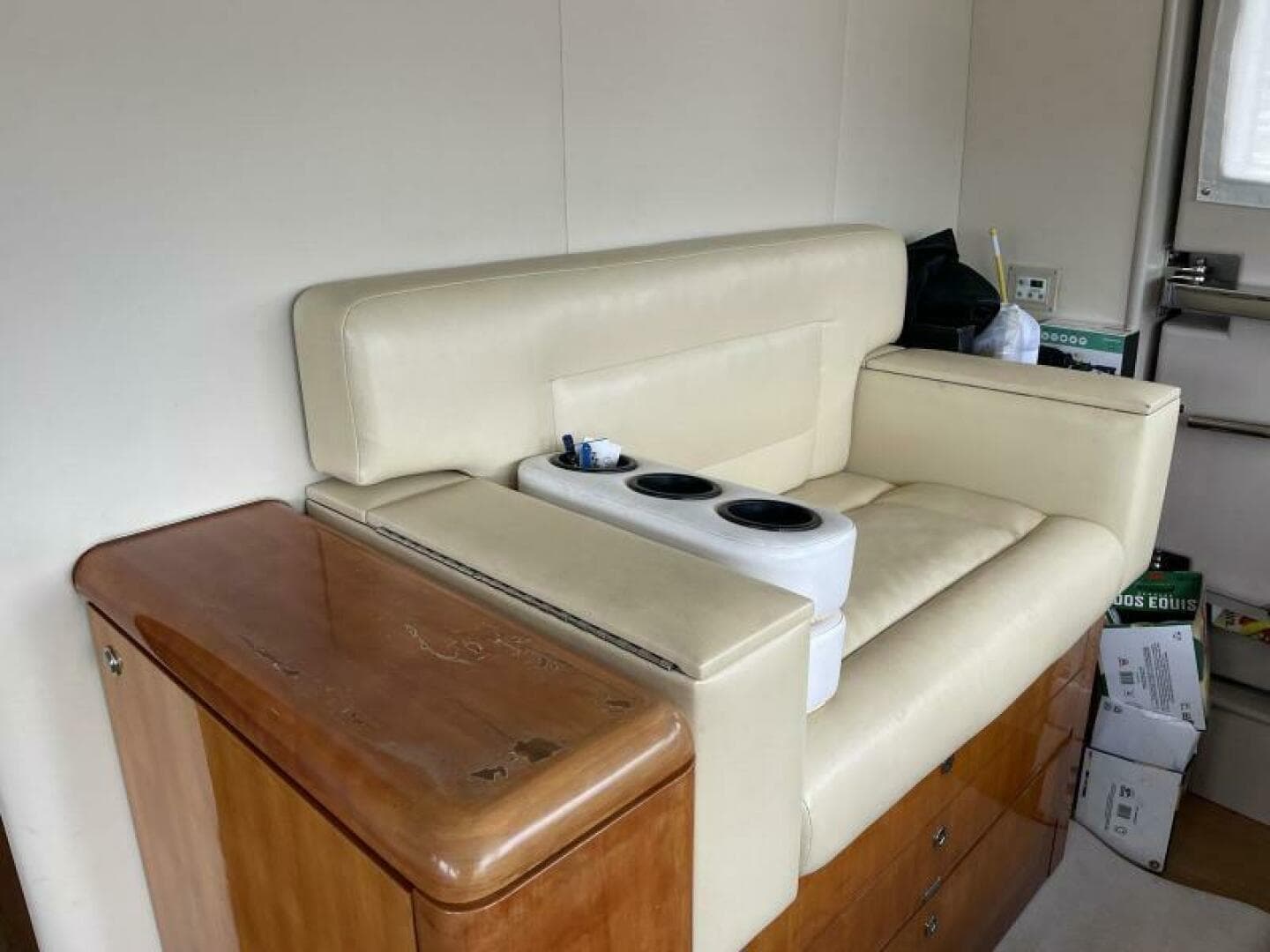 Helm Seat    