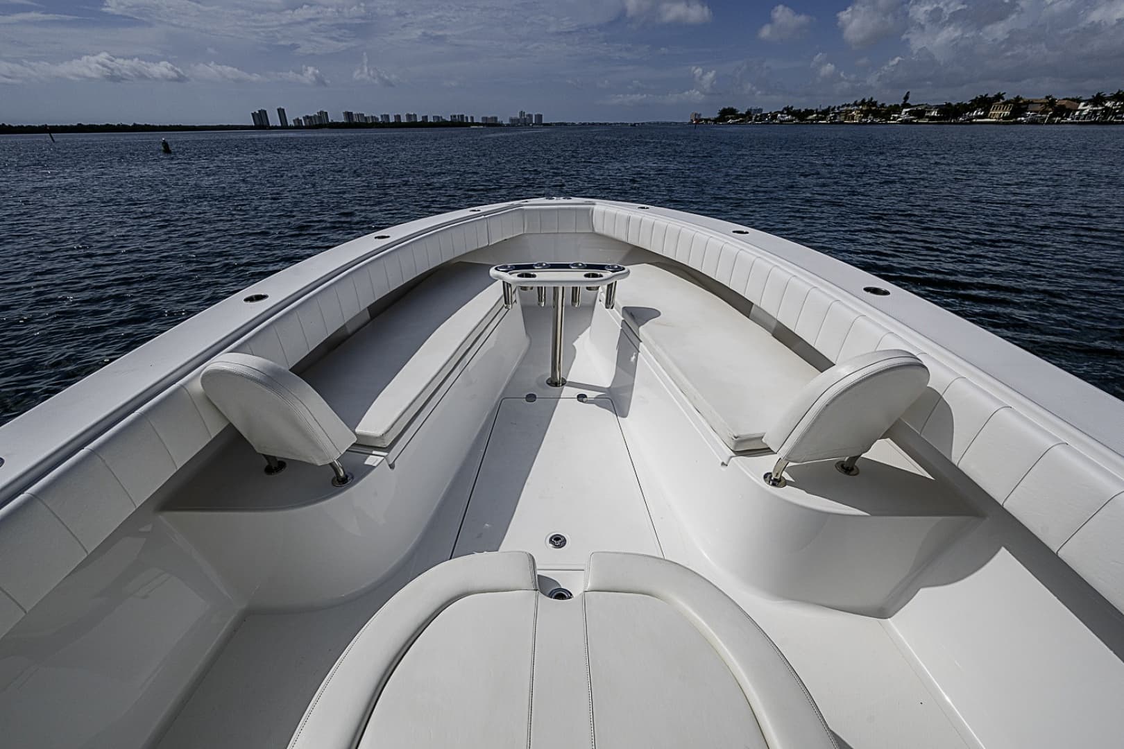 2020 Bahama Center Console