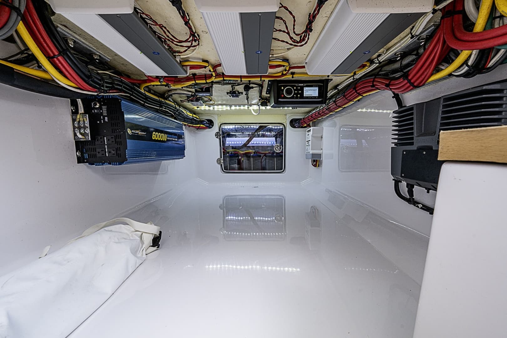 2020 Bahama Center Console